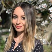 Communiquez sans limites dans l'ère numérique avec une experte en communication digitale diplômé d'un Master spécialisé dans ce domaine.